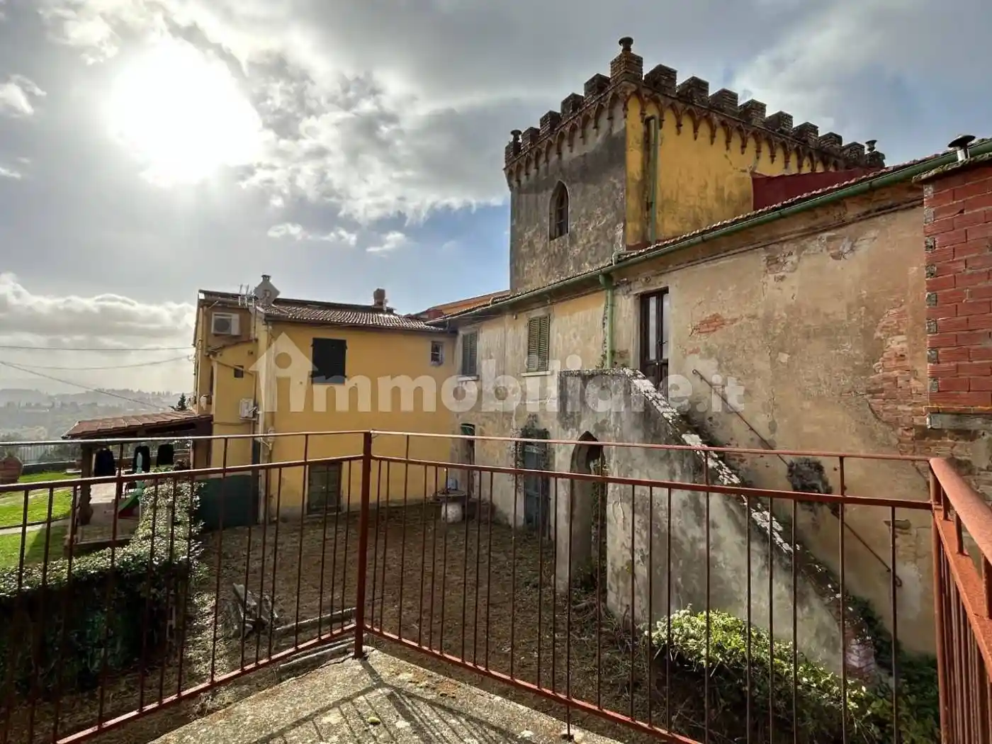 Palazzo - Edificio in vendita a Peccioli