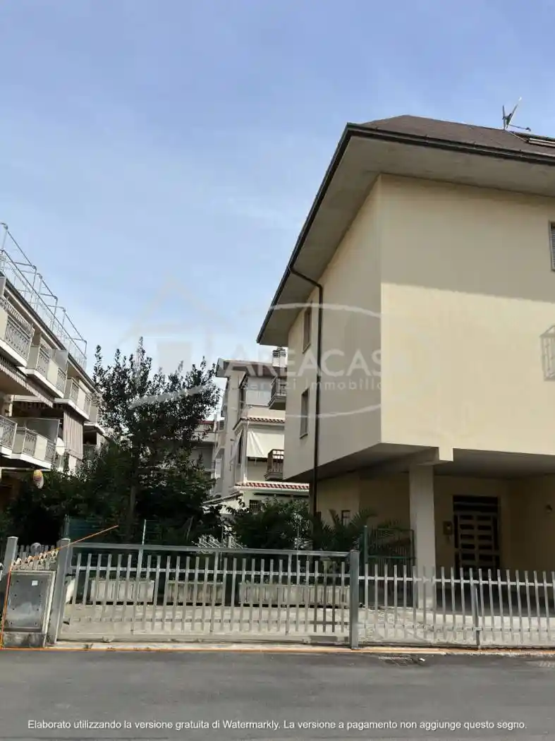 Villa bifamiliare via Arno 68, Lungomare Marconi, Alba Adriatica - foto 3