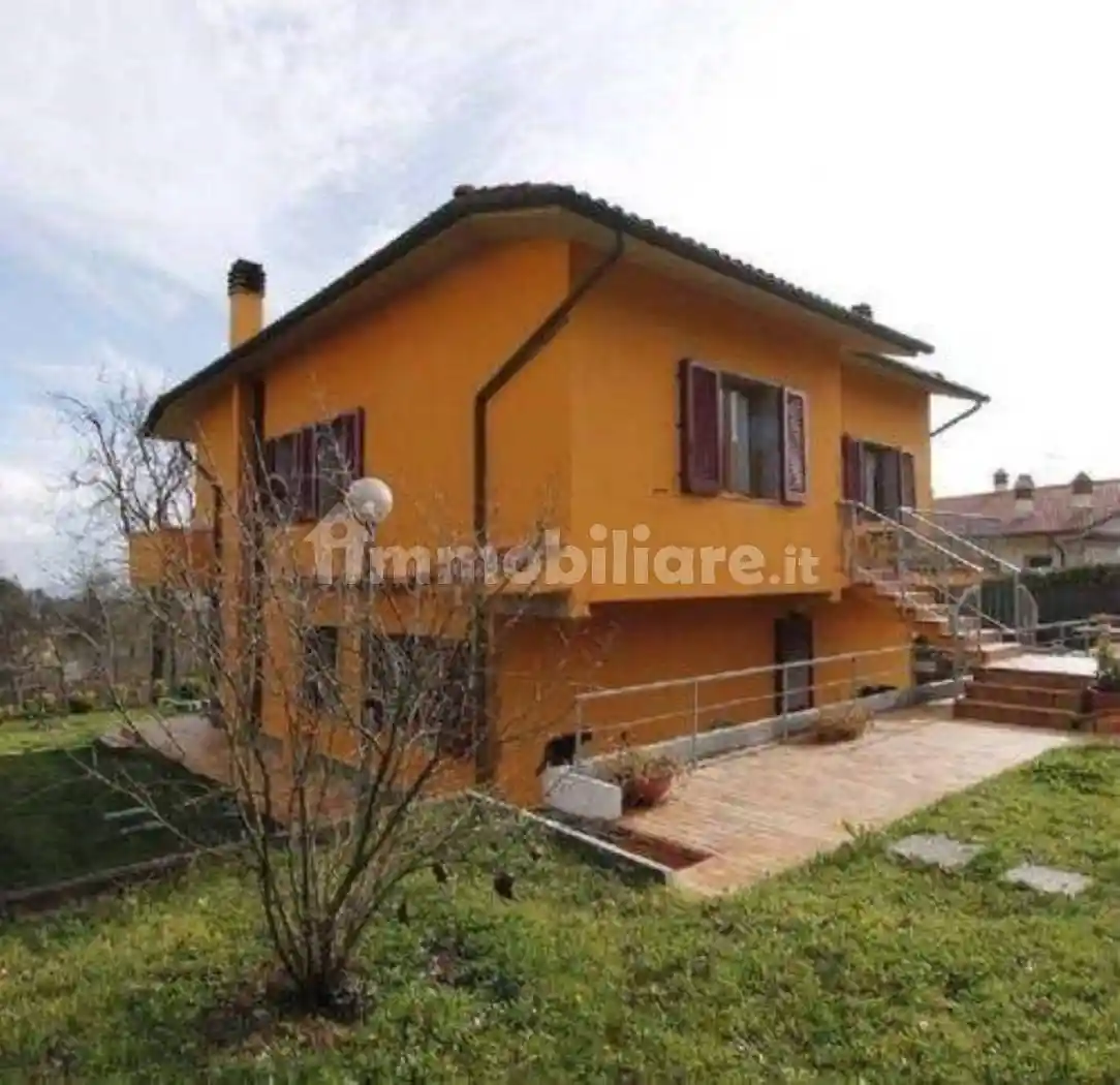 Villa in vendita a Lamporecchio