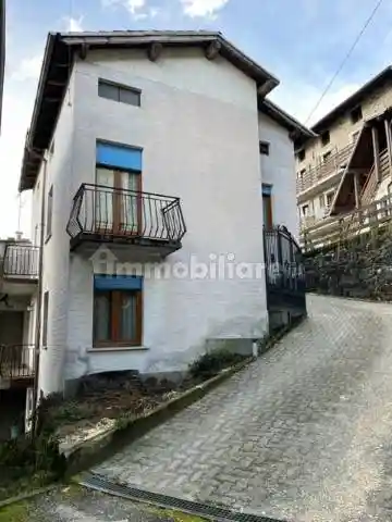 Casa indipendente in vendita a Colorina