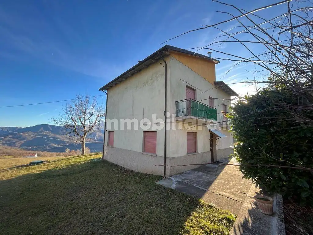 Casa indipendente in vendita a Lizzano in Belvedere