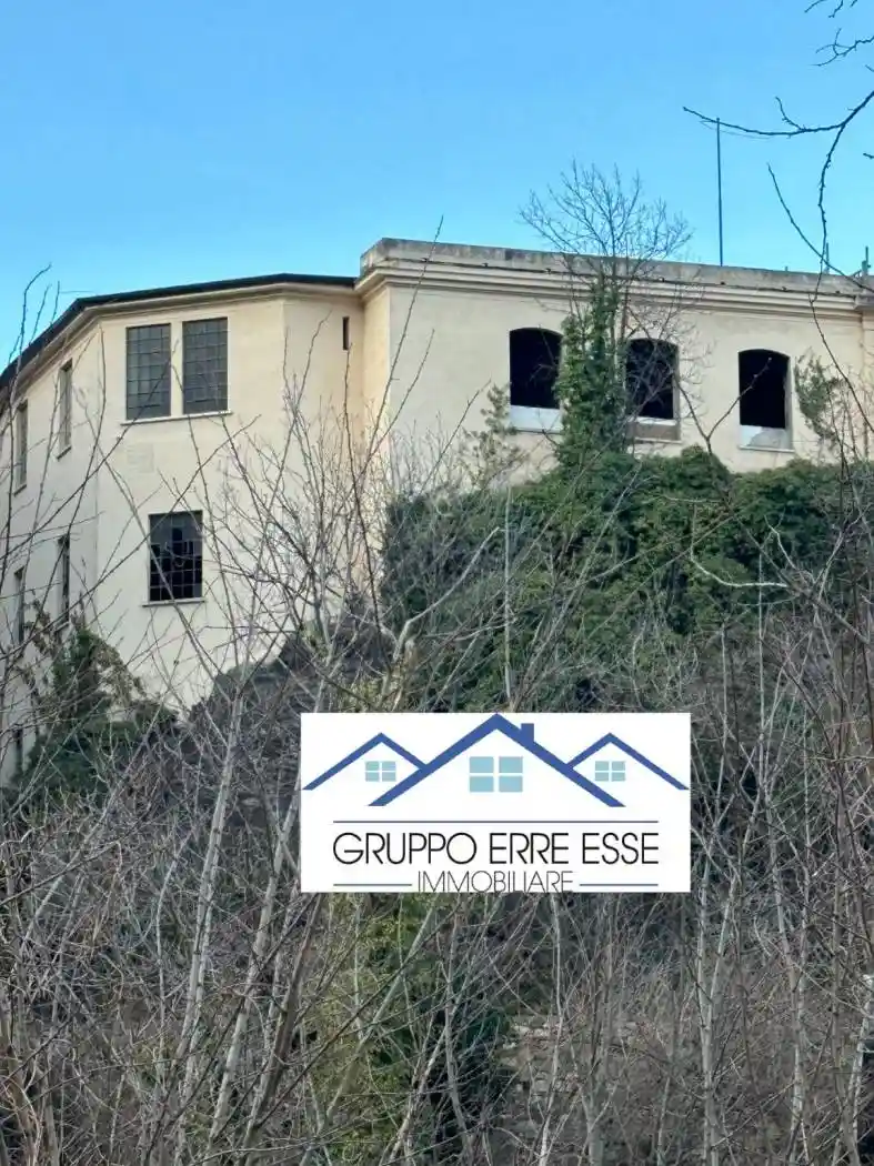 Palazzo - Edificio in vendita a Perosa Argentina