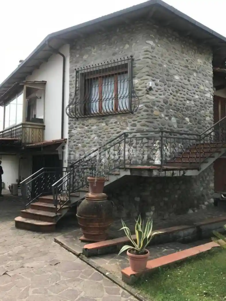 Villa in vendita a Pistoia