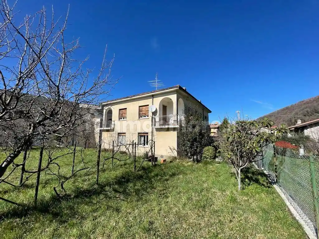 Villa bifamiliare via Piave 1, Ravellino, Colle Brianza - foto 2