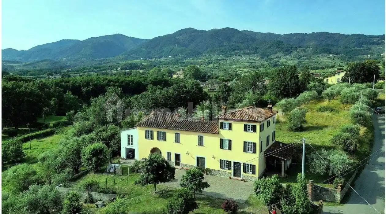 Rustico - Casale in vendita a Capannori