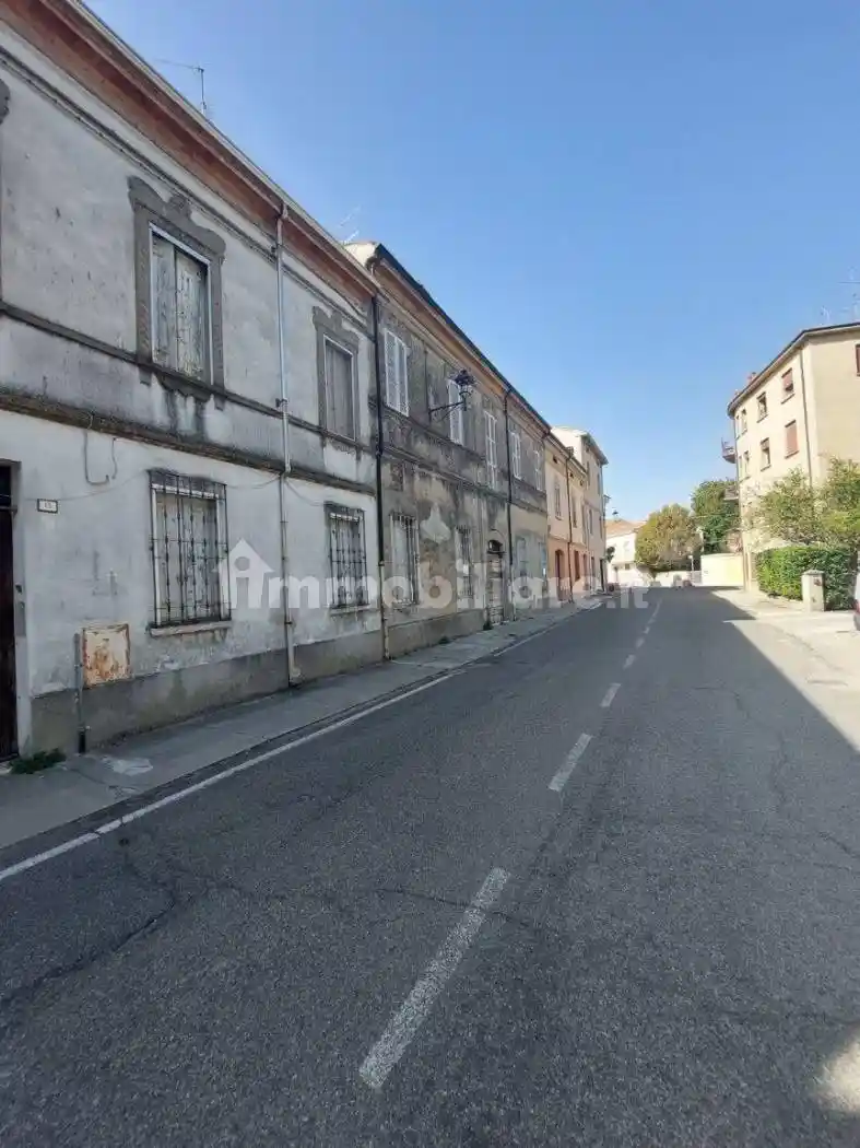 Casa indipendente in vendita a Guastalla