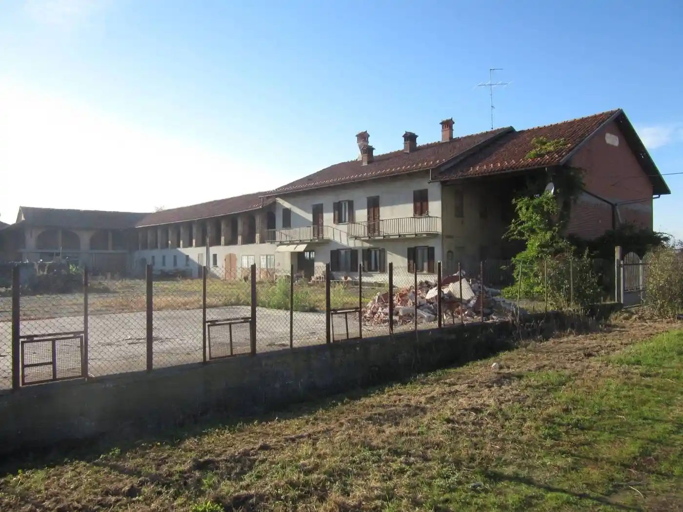 Rustico - Casale in vendita a Bra