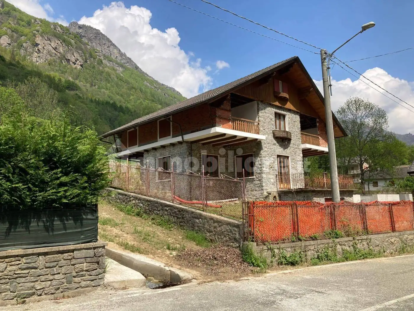 Villa in vendita a Chialamberto