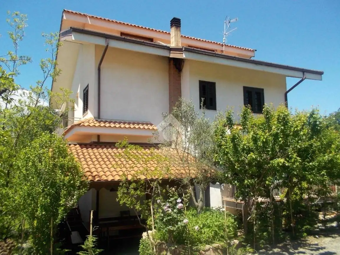 Villa in vendita a Castrolibero