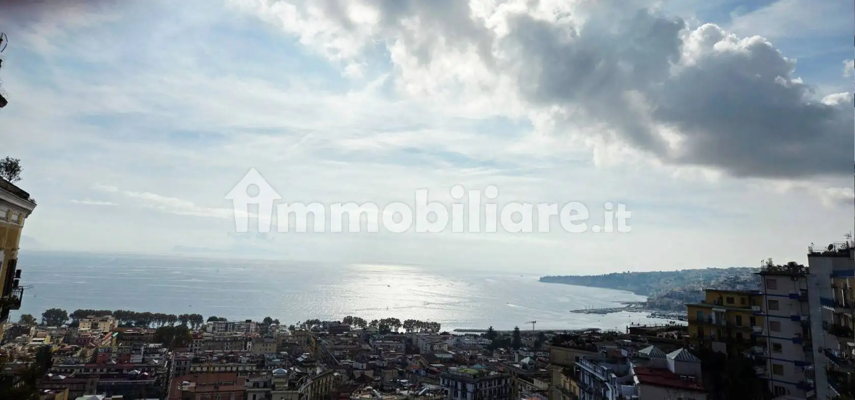 Appartamento in vendita a Napoli