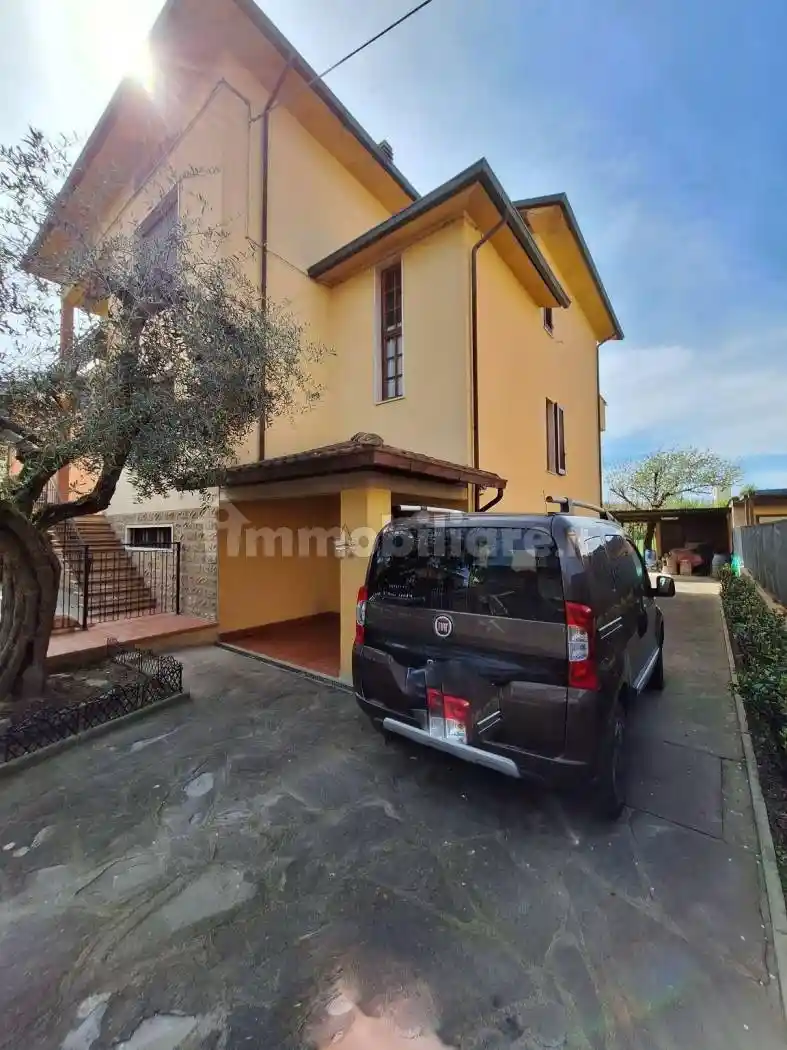 Villa in vendita a Pistoia