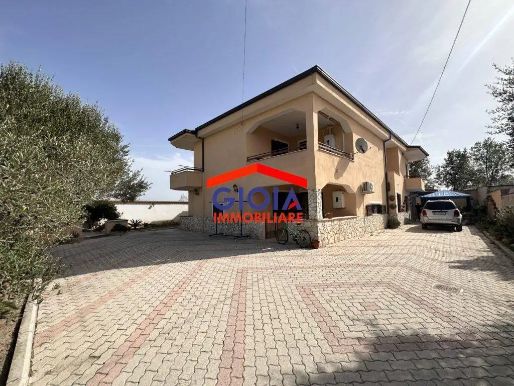 Villa in vendita a Cancello ed Arnone