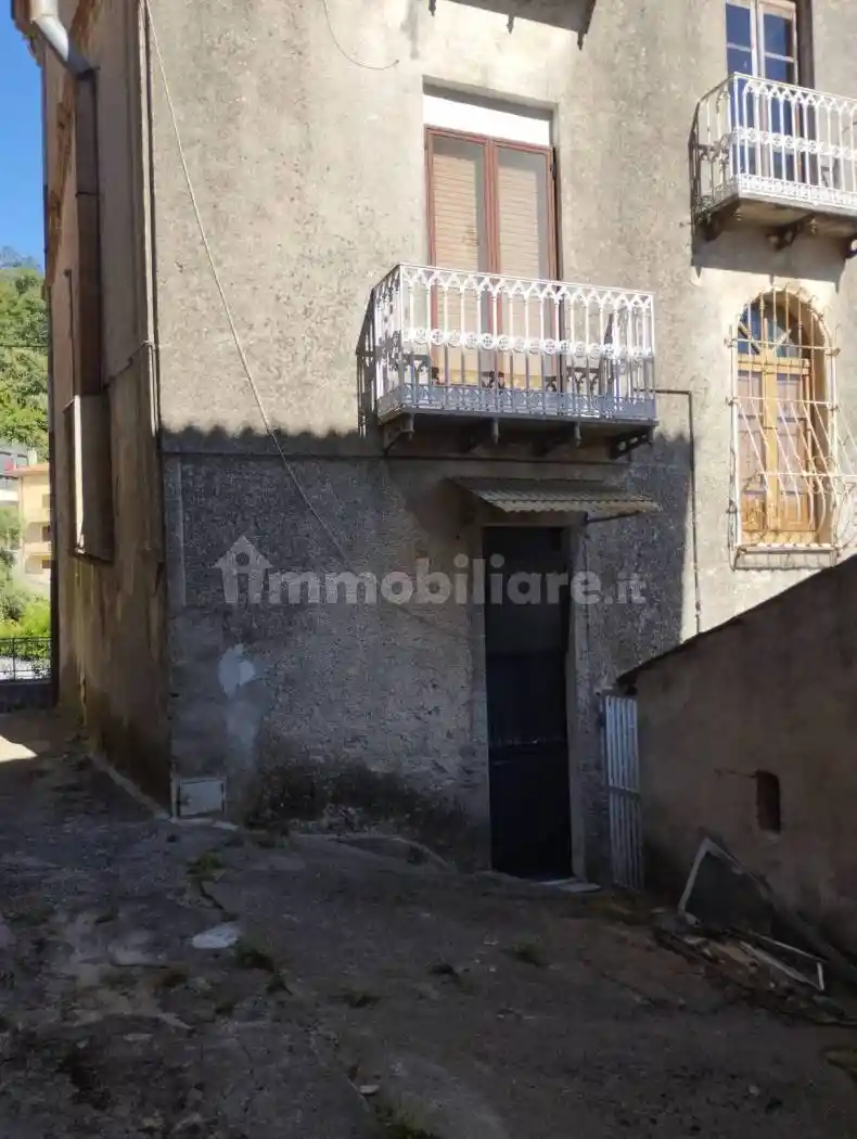 Palazzo - Edificio in vendita a Rivello