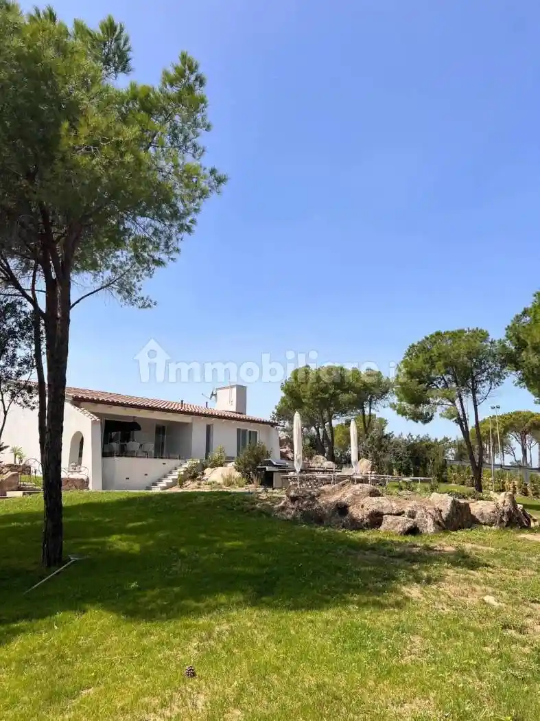 Villa in vendita a San Teodoro