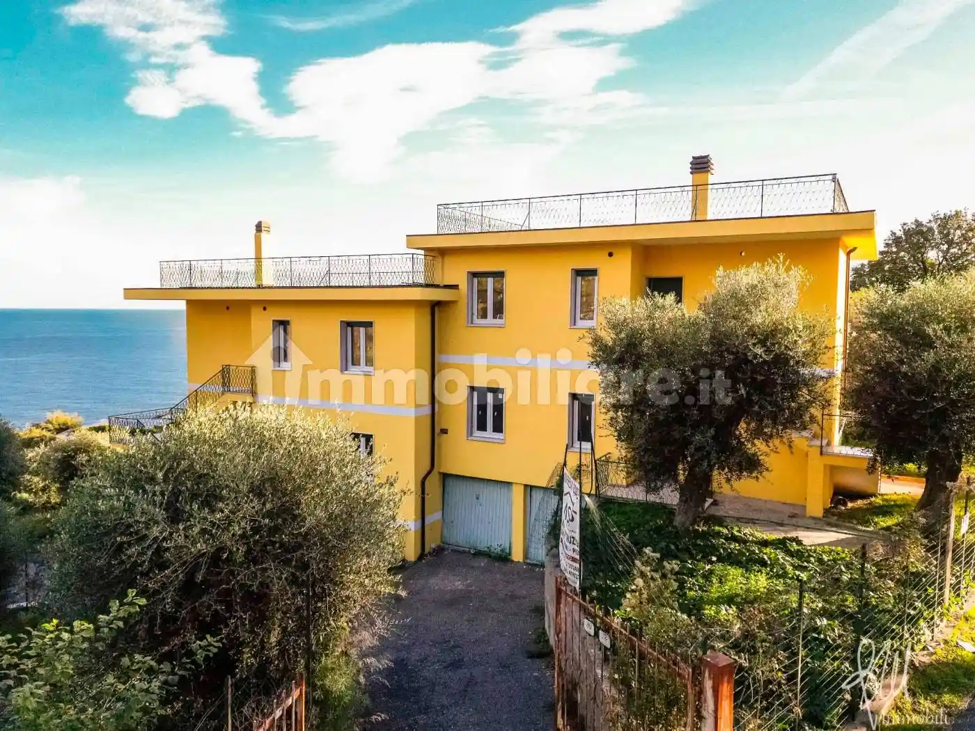 Palazzo - Edificio in vendita a San Lorenzo al Mare