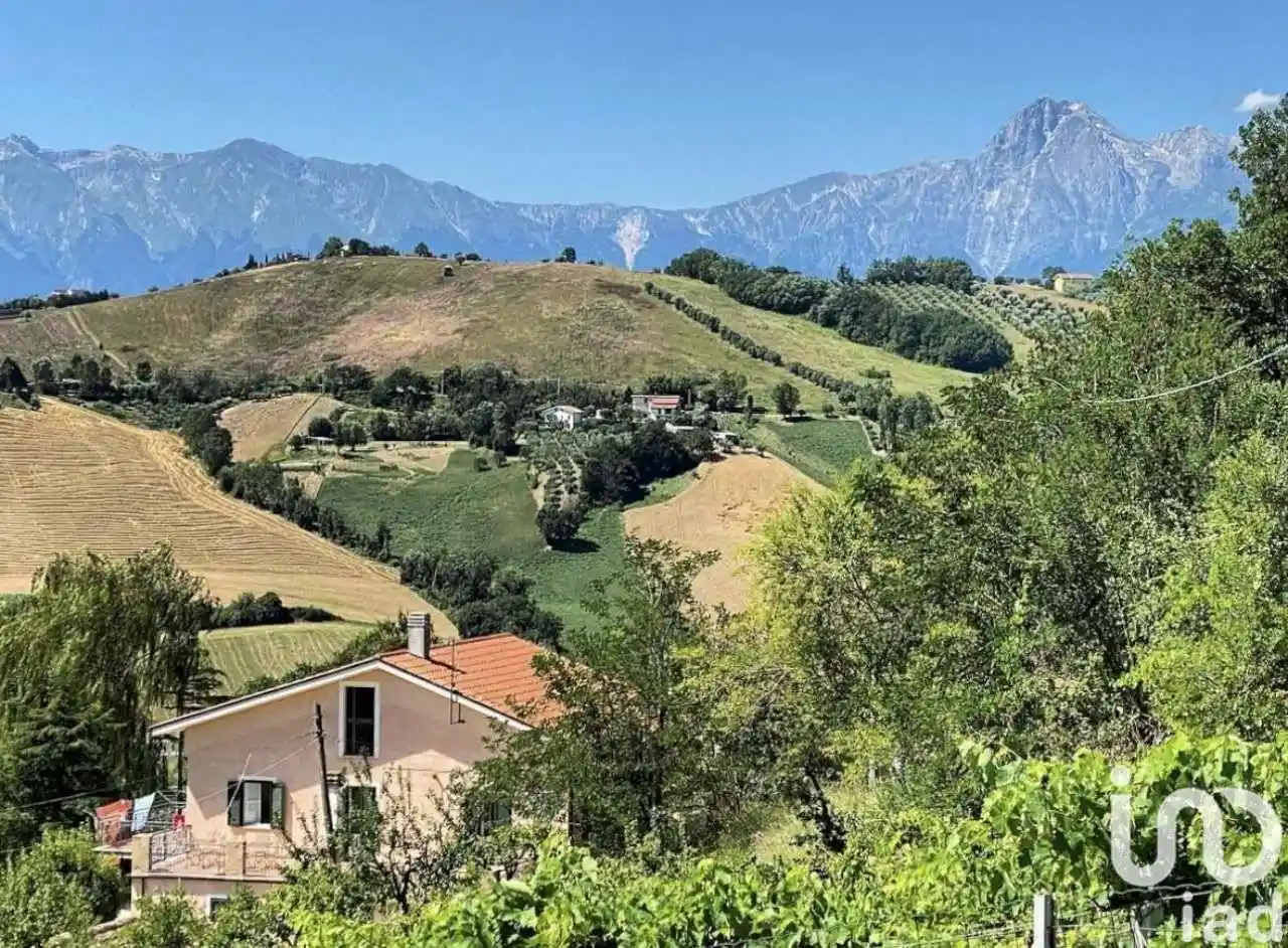 Casa indipendente in vendita a Teramo