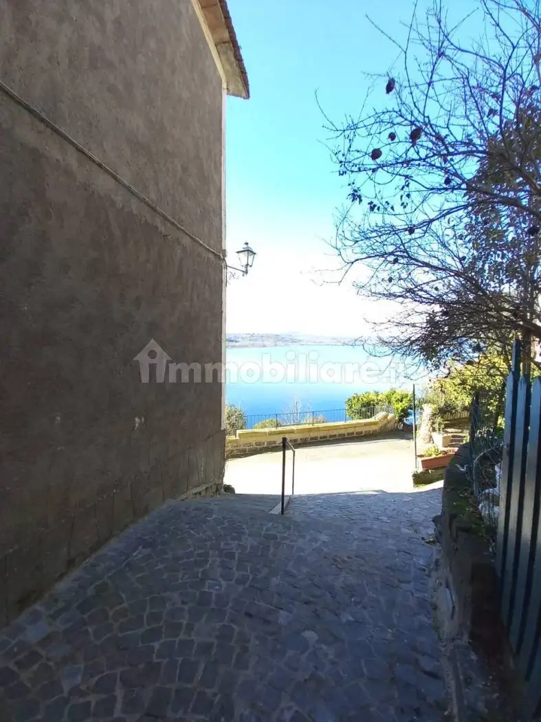 Trilocale via delle Coste 14, Capodimonte - foto 2