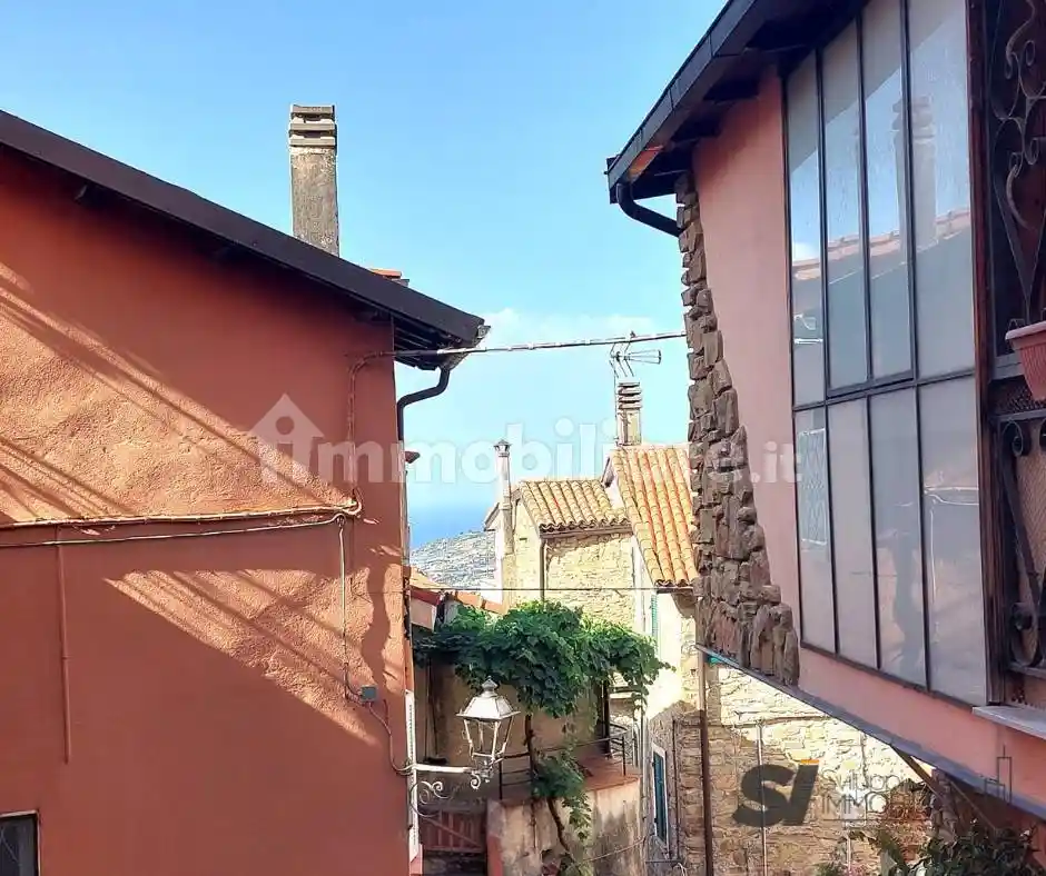 Appartamento in vendita a Castellaro