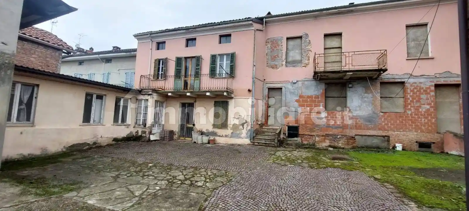 Villa in vendita a San Salvatore Monferrato