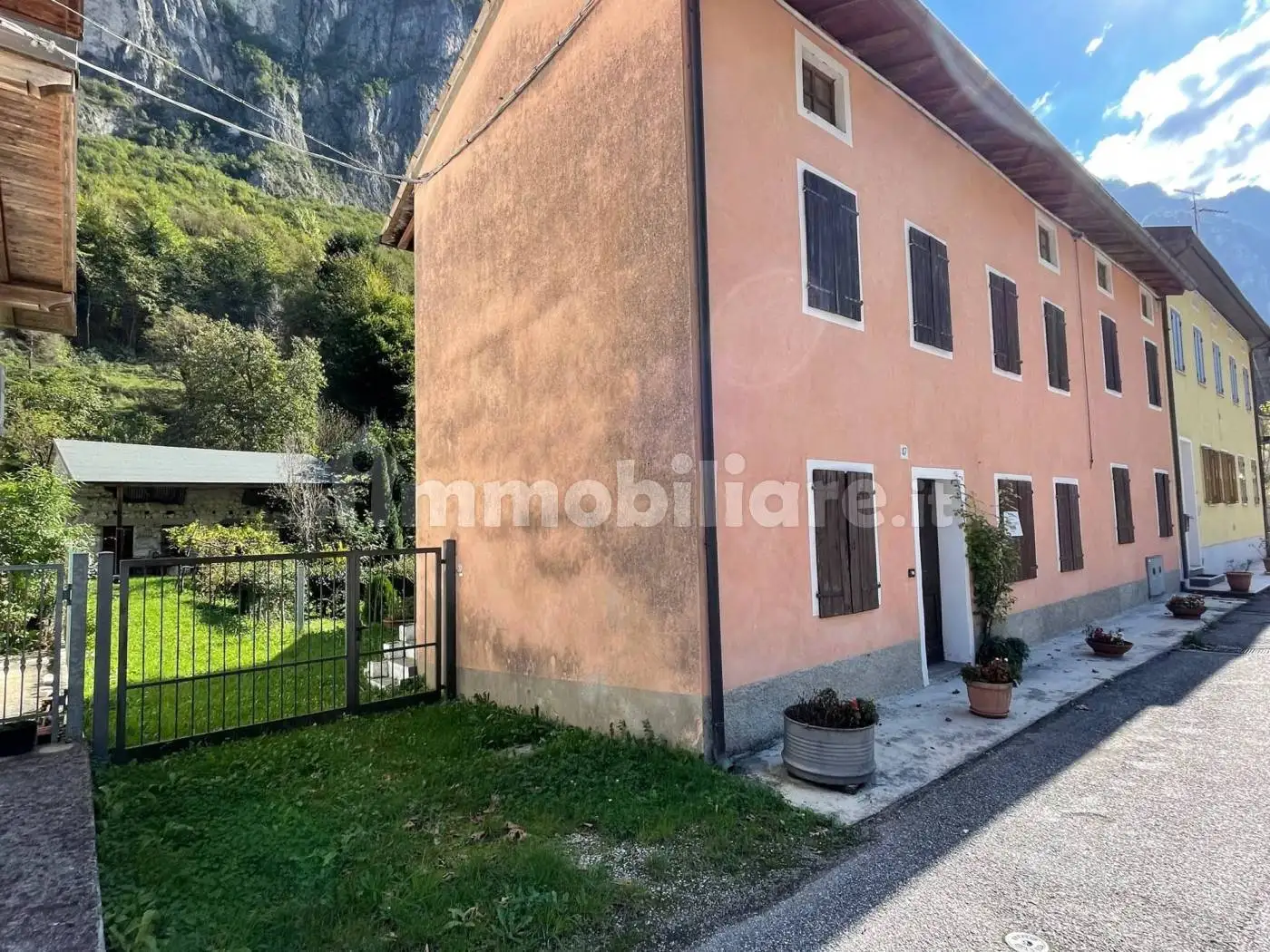 Villa bifamiliare via Vittorio Veneto 47, Cismon Del Grappa, Valbrenta - foto 2