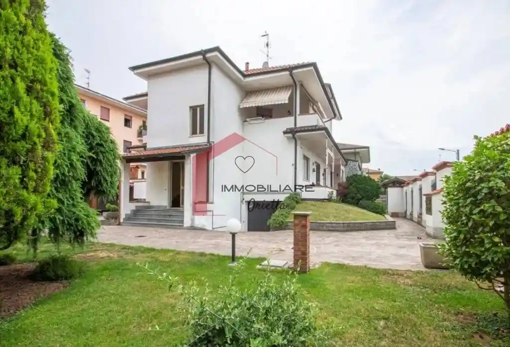 Villa in vendita a Magenta