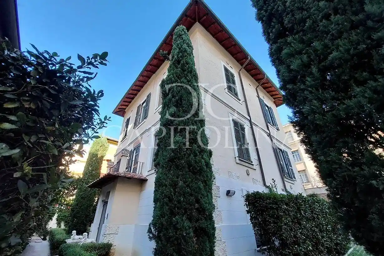 Palazzo - Edificio in vendita a Roma