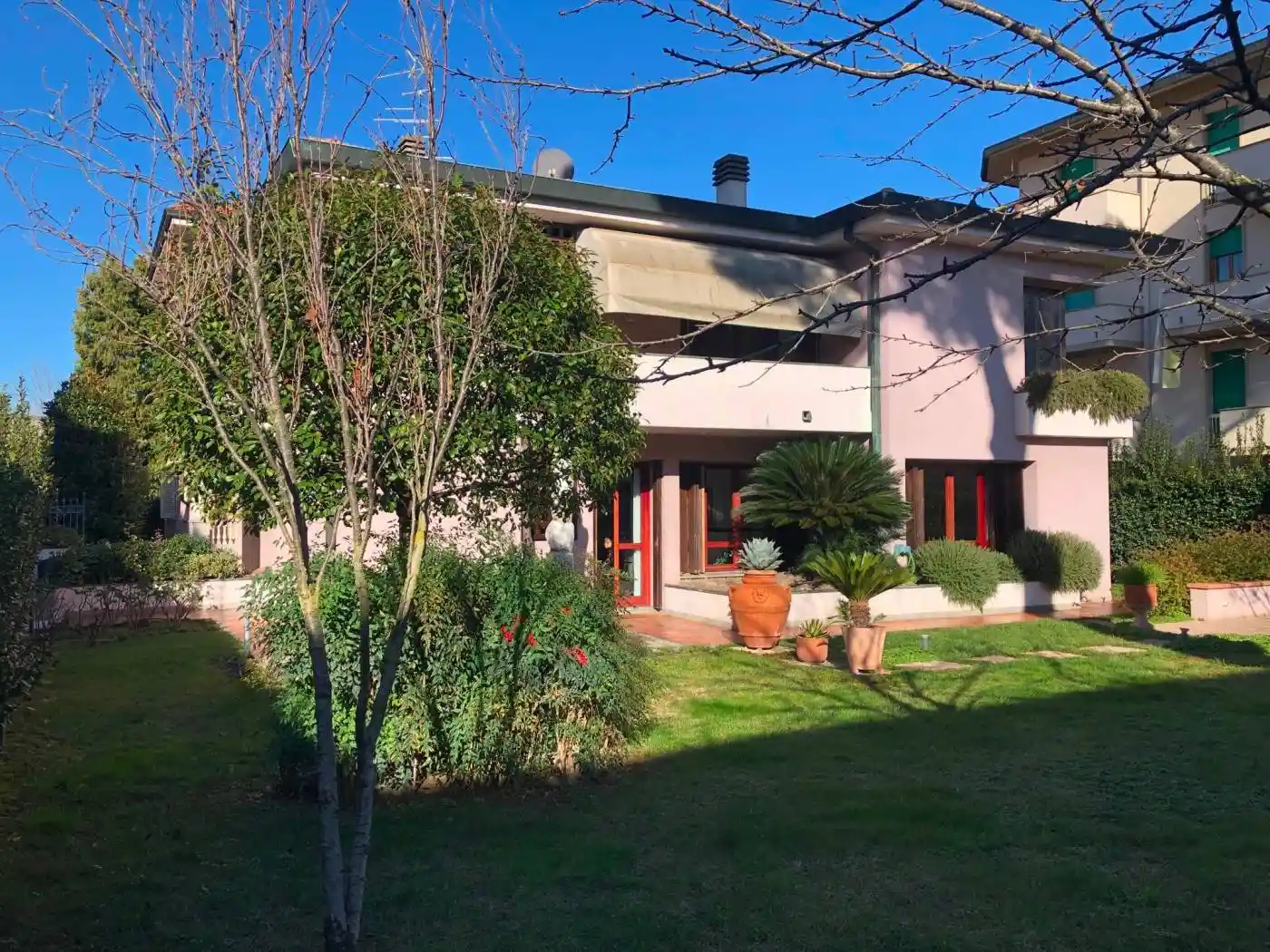 Villa in vendita a Santa Croce sull'Arno