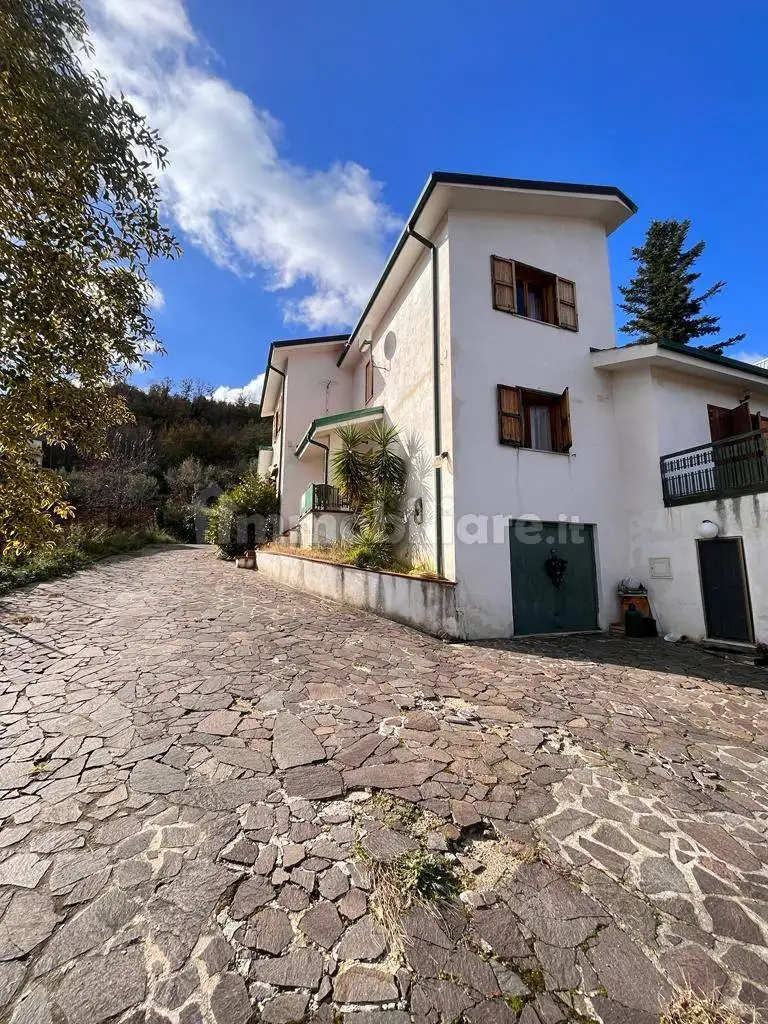 Villa in vendita a Carolei