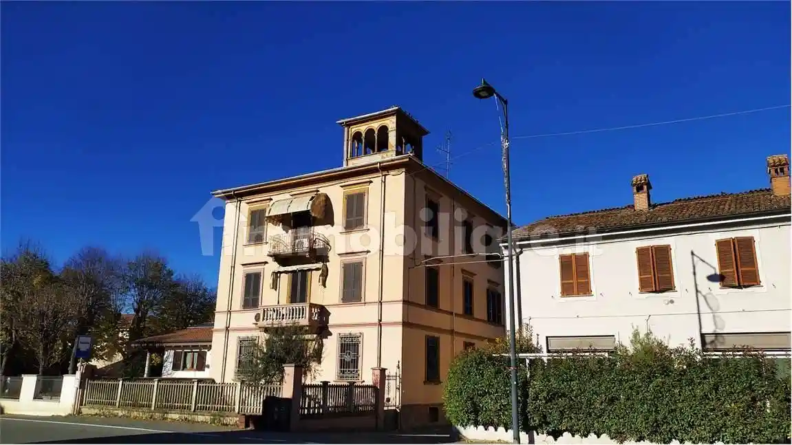 Palazzo - Edificio in vendita a Rottofreno
