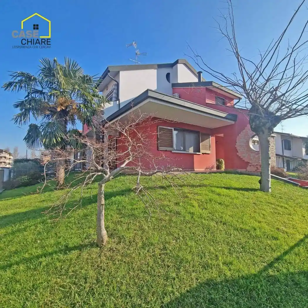 Villa in vendita a Landriano