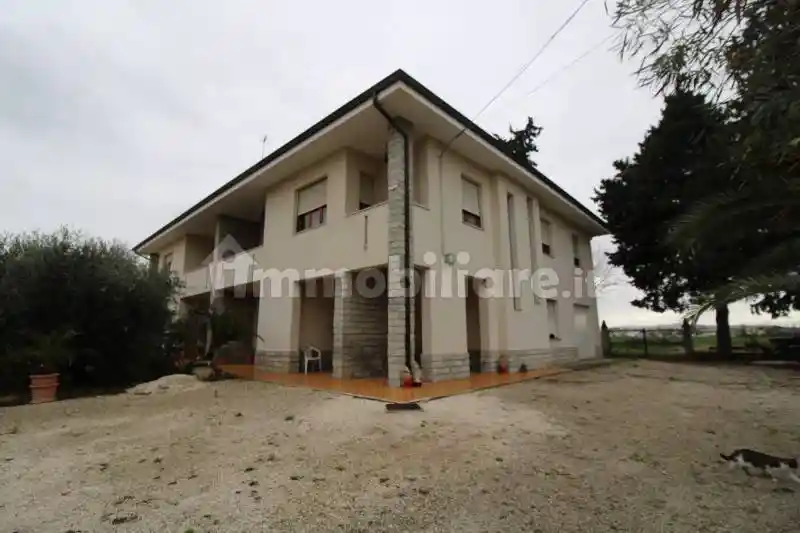 Rustico - Casale in vendita a Monte Roberto