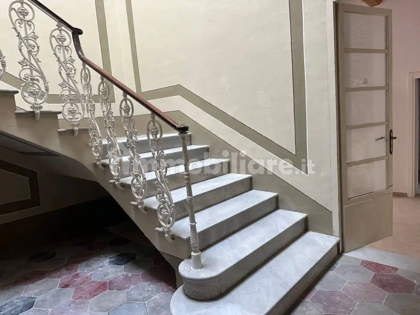 Palazzo - Edificio in vendita a Fermo