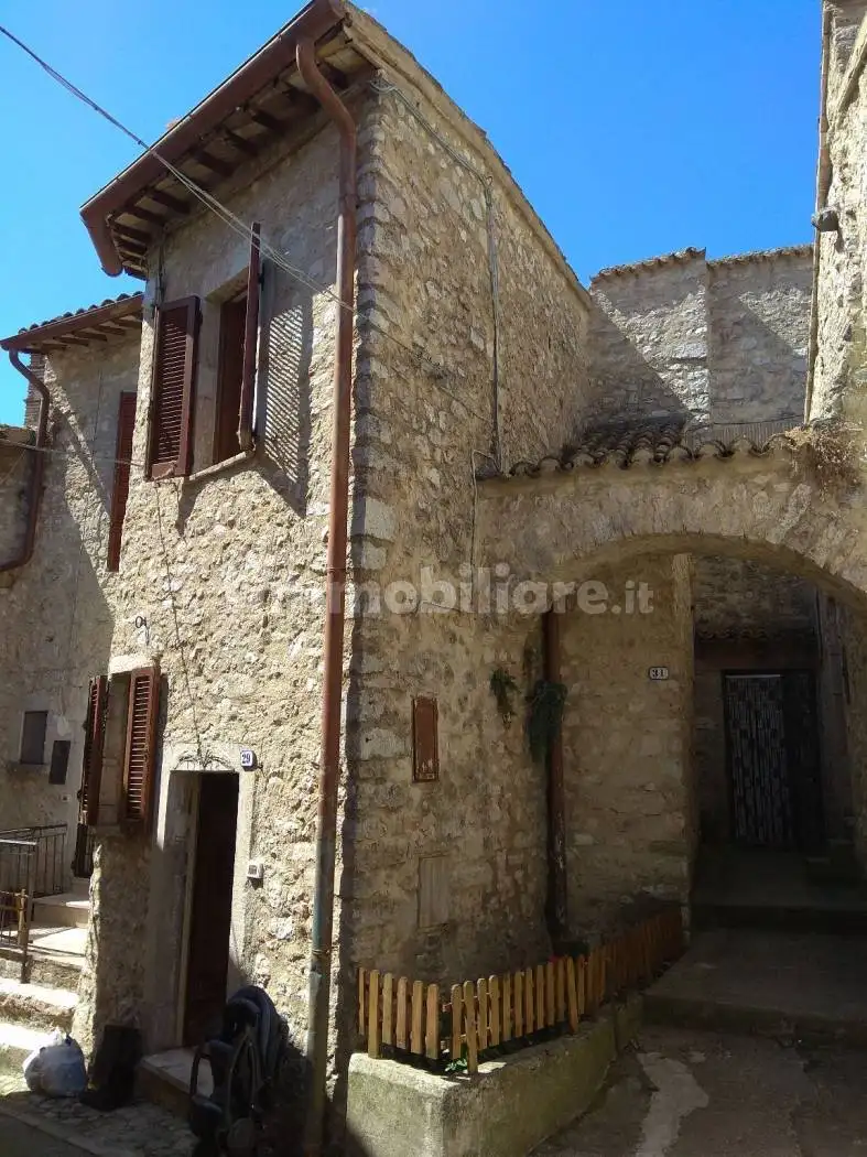 Casa indipendente in vendita a Vallo di Nera