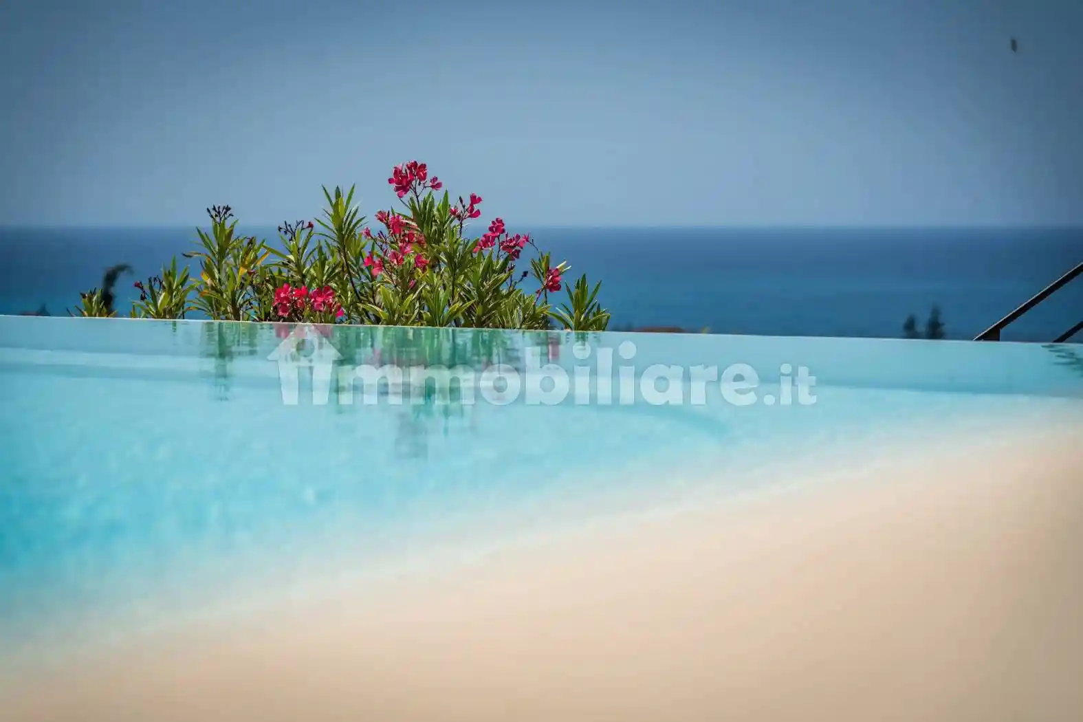 Villa in vendita a Bordighera