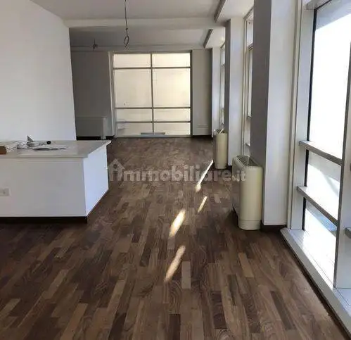 Palazzo - Edificio in vendita a Pescara