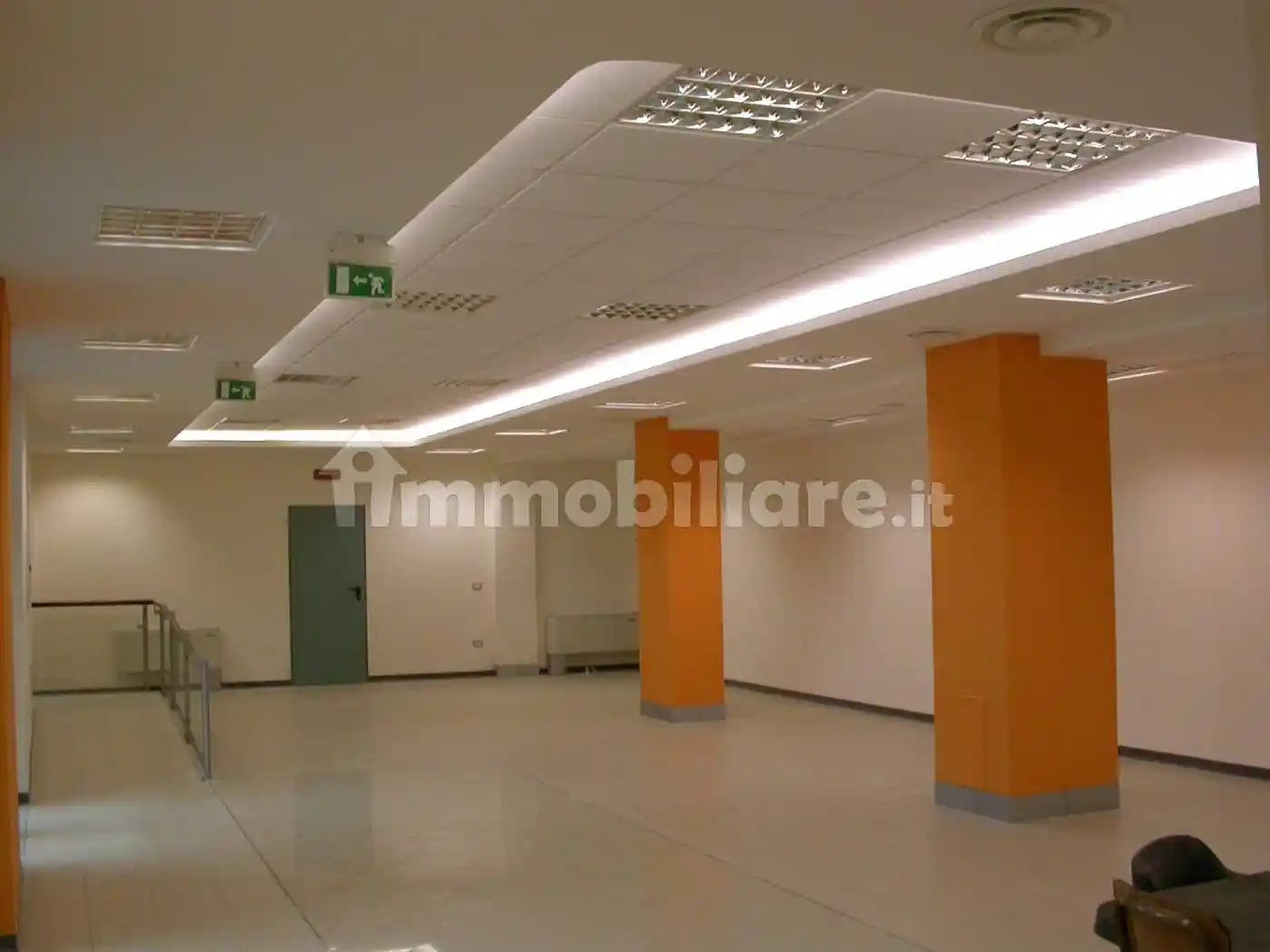 Palazzo - Edificio in Affitto - foto 2