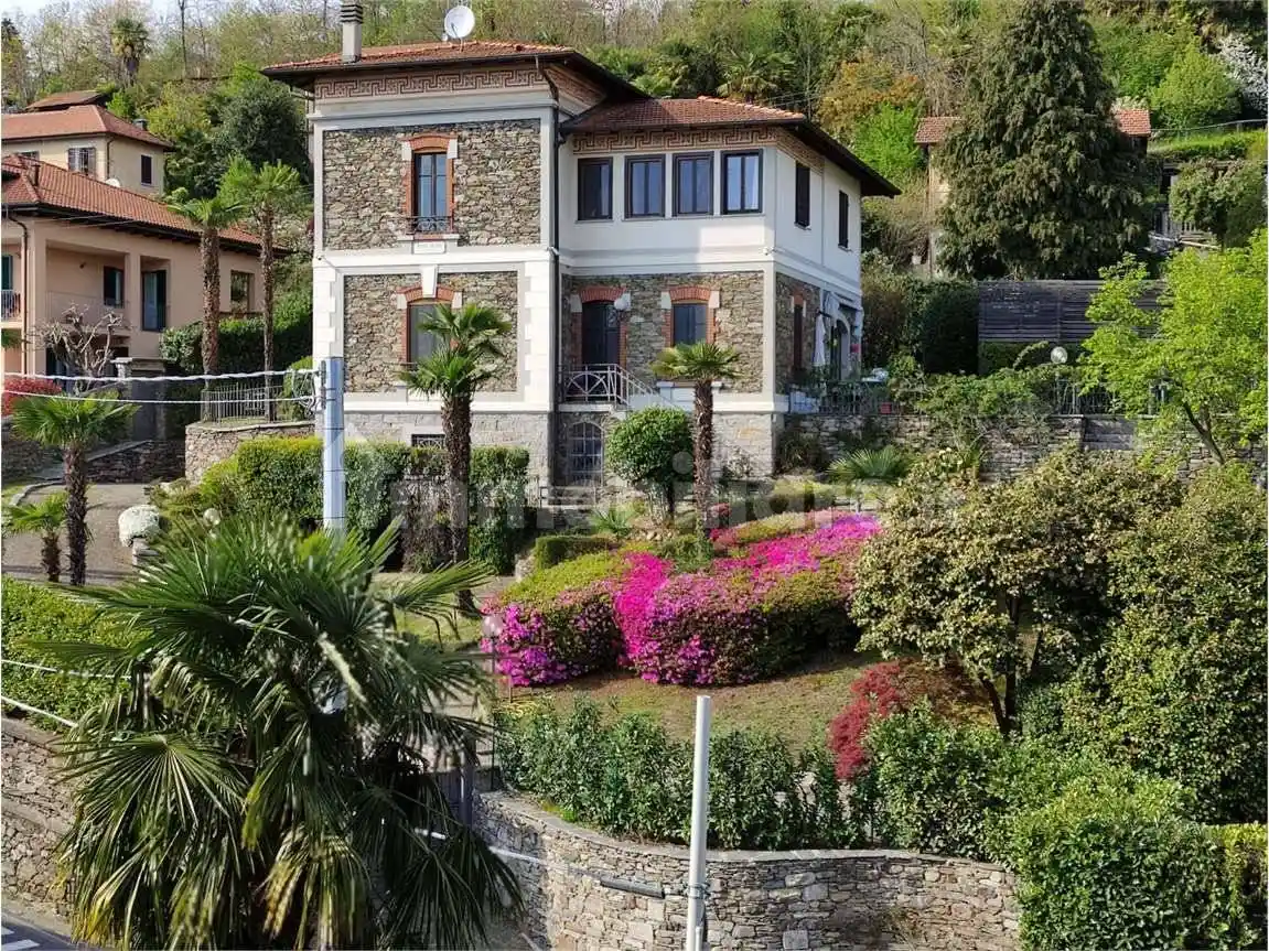Villa in vendita a Verbania