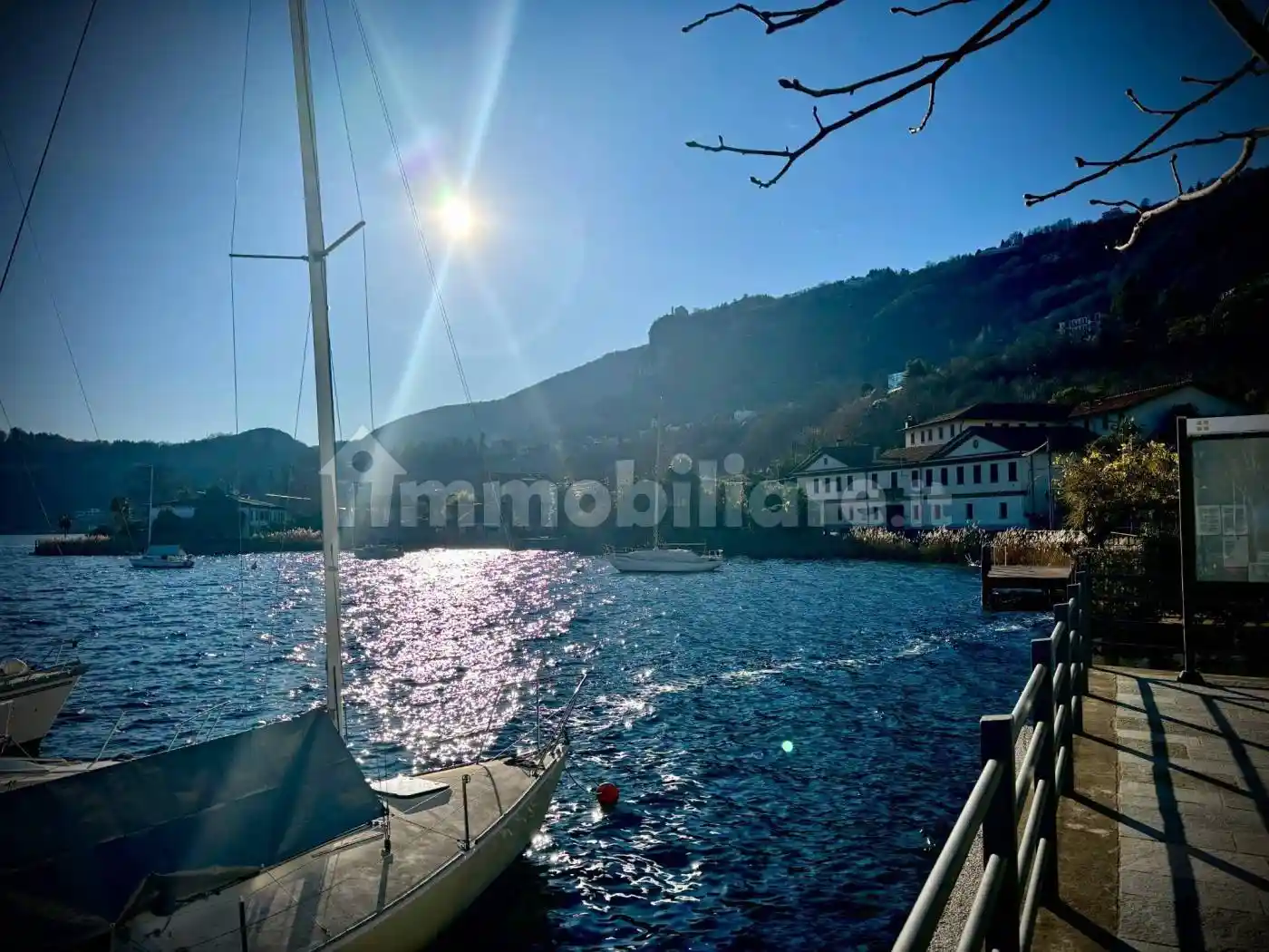 Palazzo - Edificio in vendita a Pella