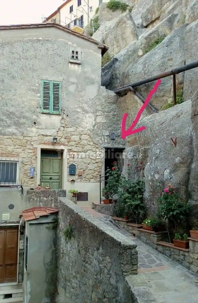 Appartamento in vendita a Roccastrada