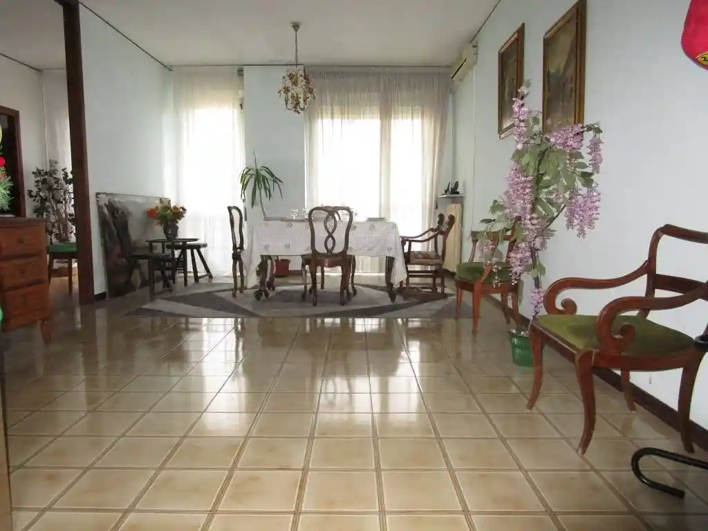 Appartamento in vendita a Modena