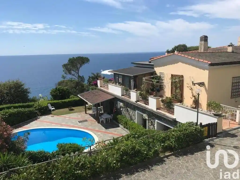 Appartamento in vendita a Varazze