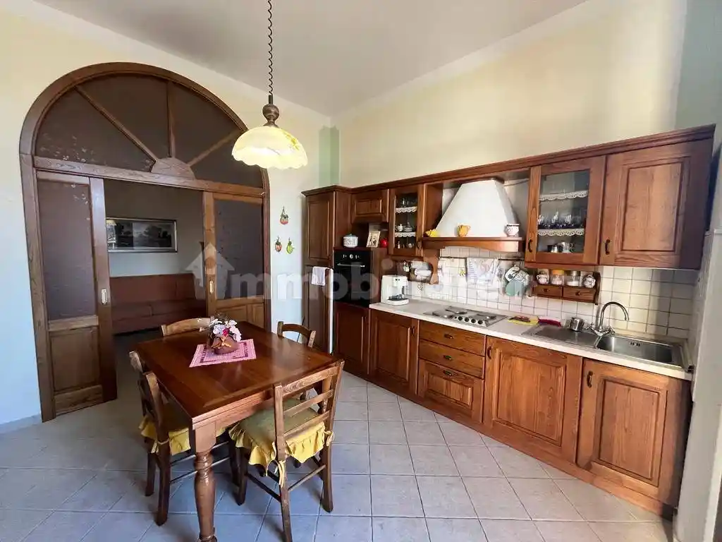 Appartamento in vendita a Semproniano