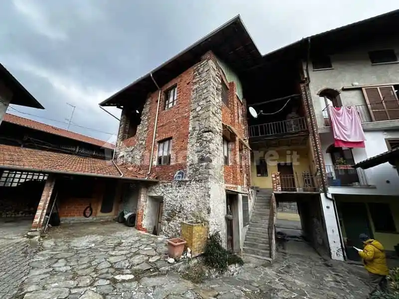 Casa indipendente in vendita a Quarona