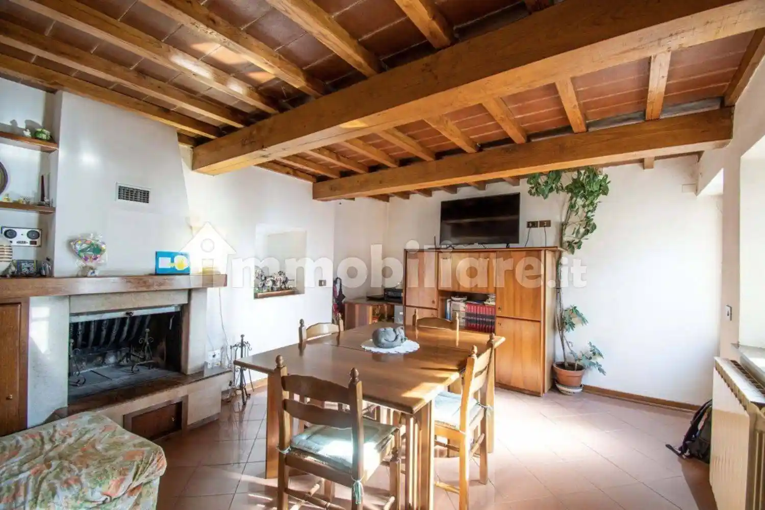 Casa indipendente in vendita a Bucine