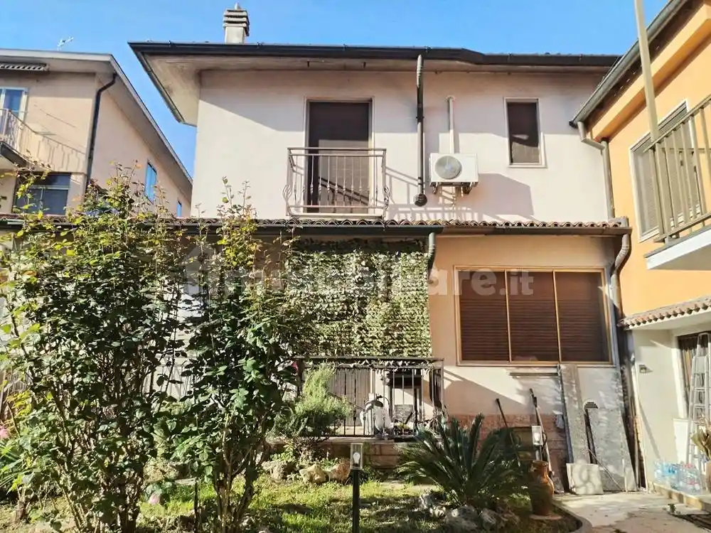 Villa bifamiliare via della Resistenza 25, Mezzate, Peschiera Borromeo - foto 3
