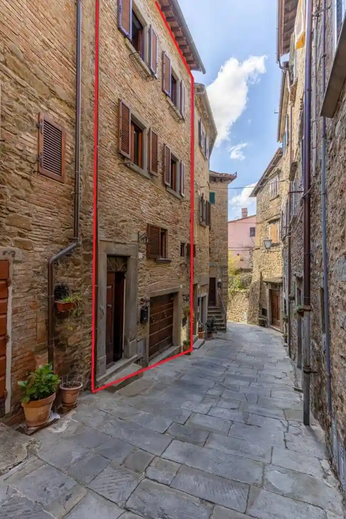 Casa indipendente in vendita a Cortona