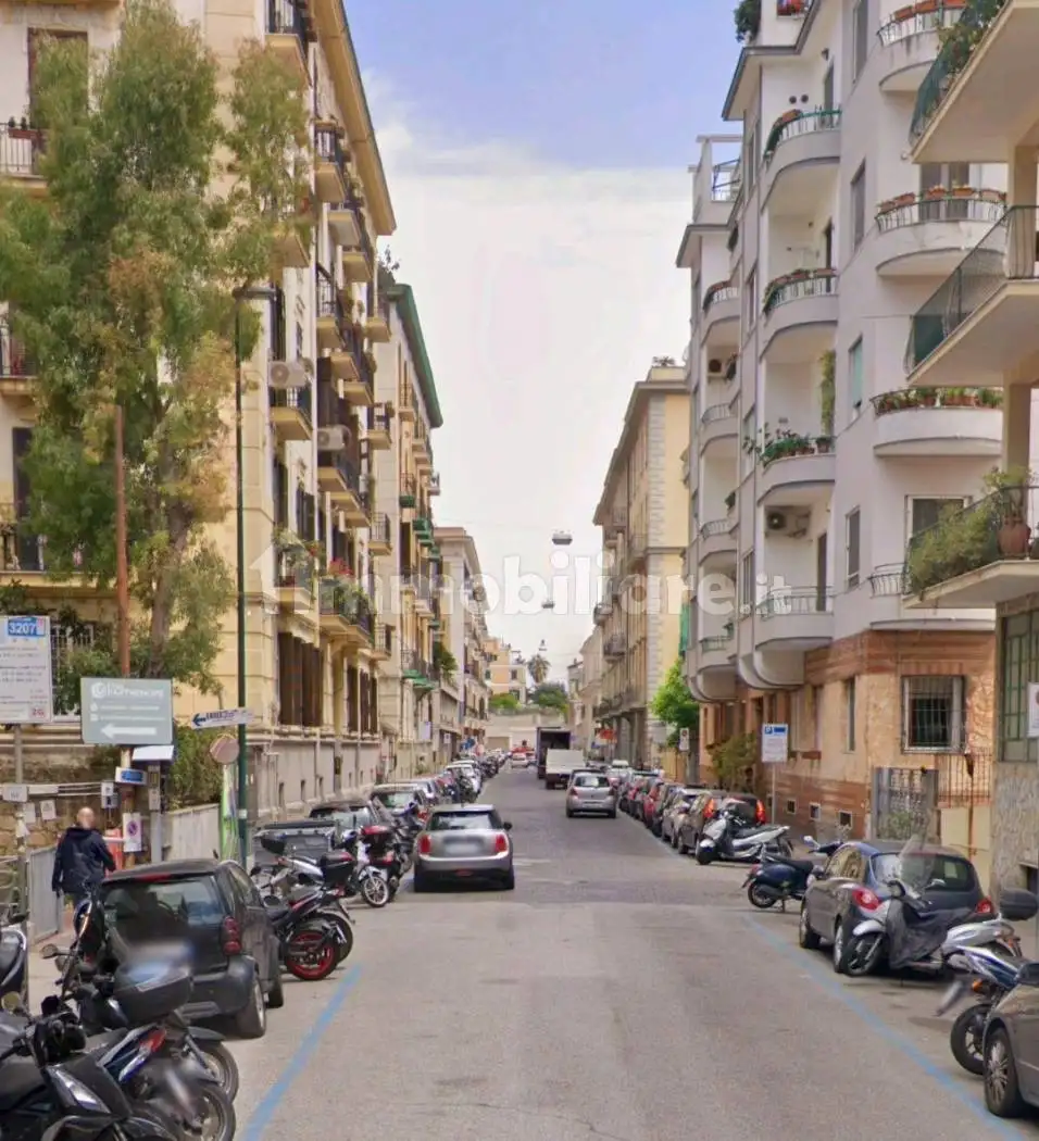 Appartamento in affitto a Napoli