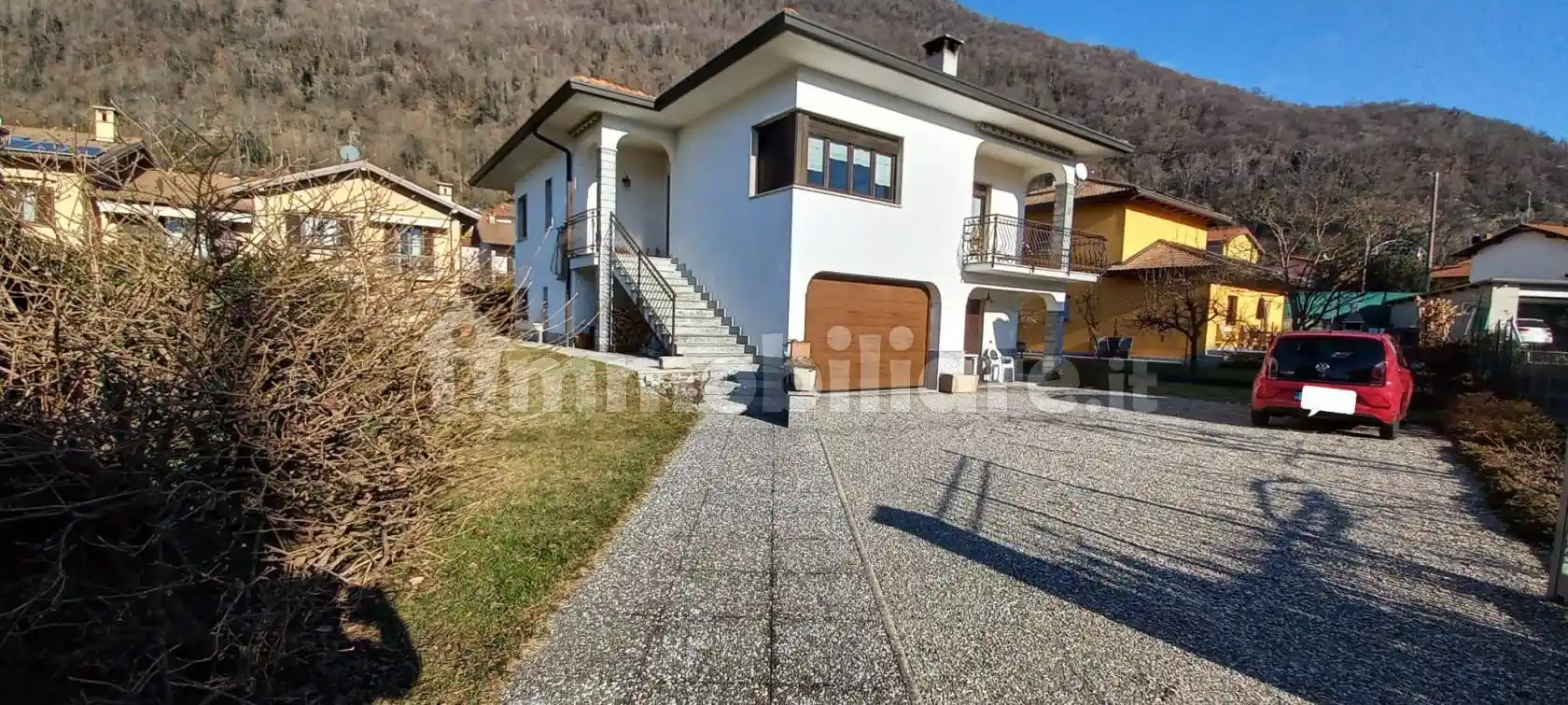 Villa in vendita a Cuveglio