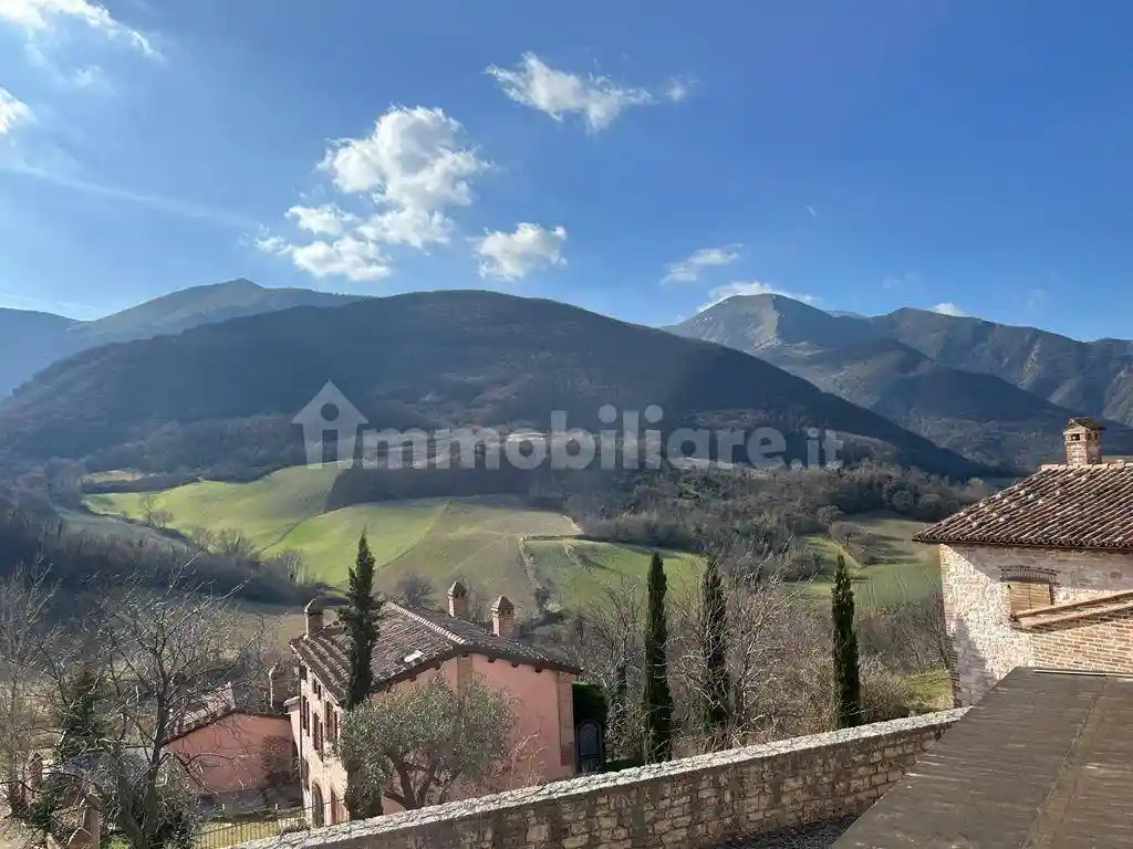 Casa indipendente in vendita a Fabriano