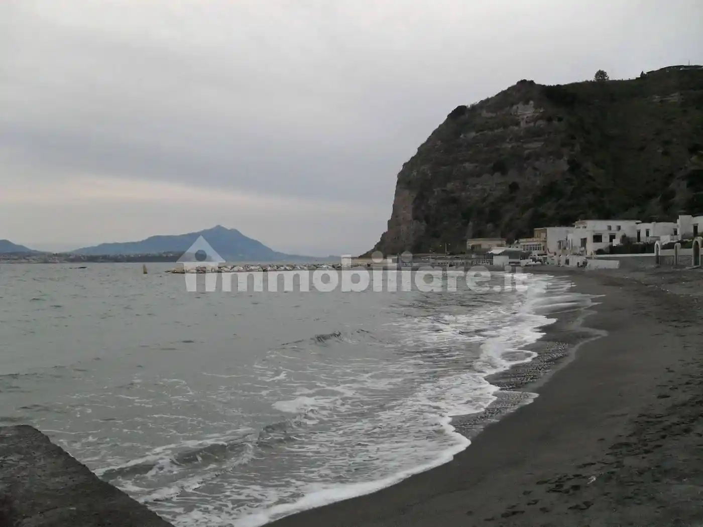 Casa indipendente in affitto a Bacoli